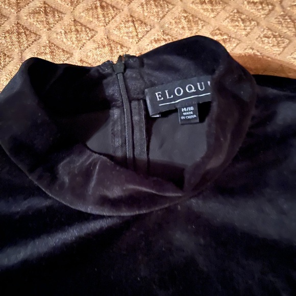 Black velvet top - Picture 3 of 3